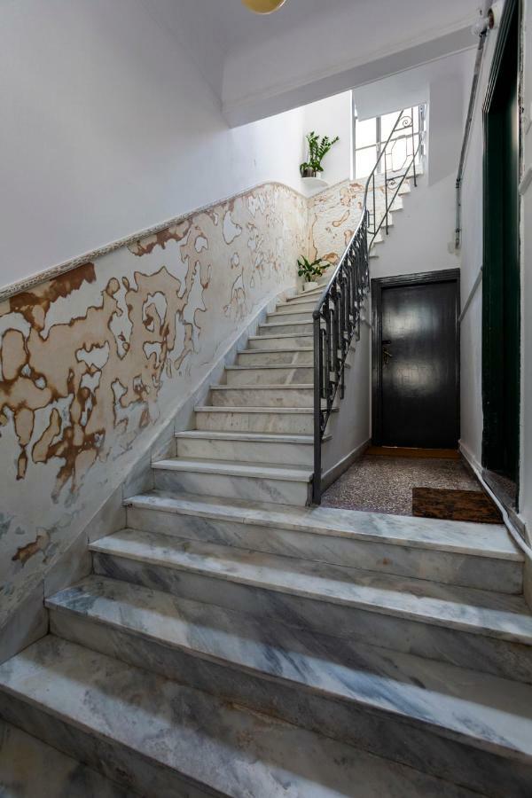 Central 2-Bedroom Apartment With Rooftop Access! Ep9G Αθήνα Εξωτερικό φωτογραφία